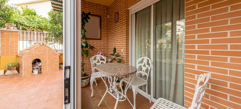 Adding Porch Enclosures To Your Home in Edmonton, Alberta