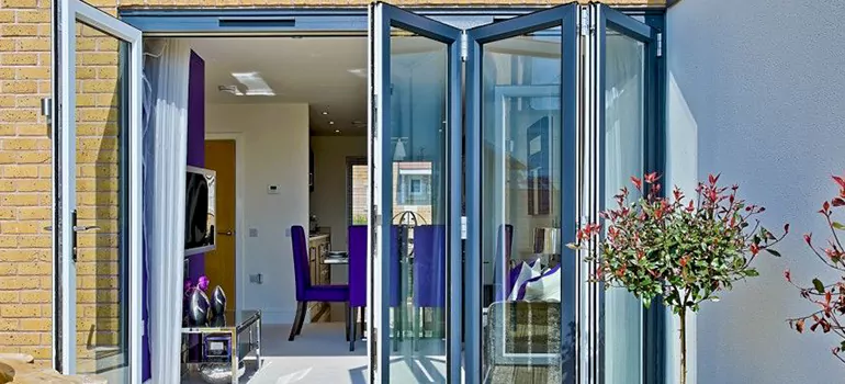 Commercial Door Glass Repair in Edmonton, AB